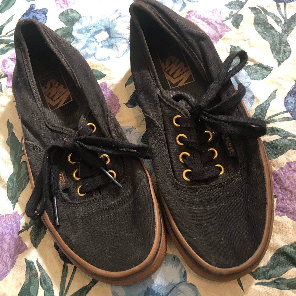 ~ gently used black vans women’s 7.5 ~